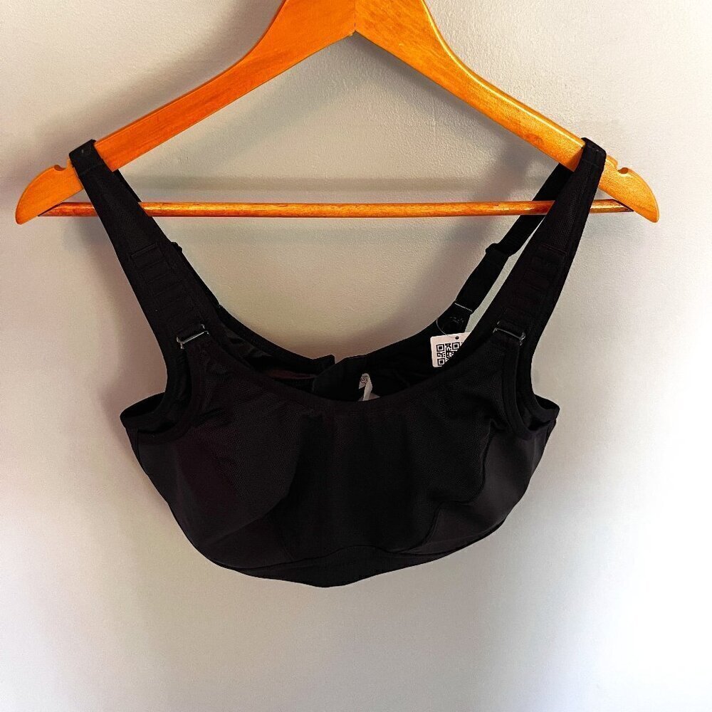 Women's Sports Bra Black Supportive 36D No underwire No padding NWT